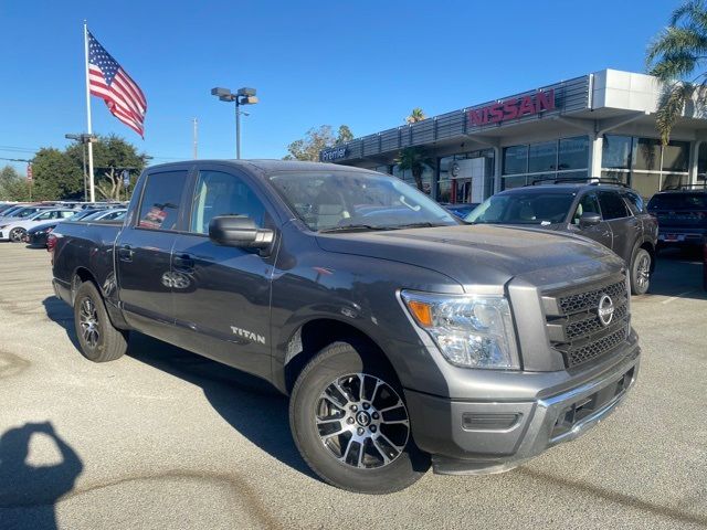 2023 Nissan Titan SV