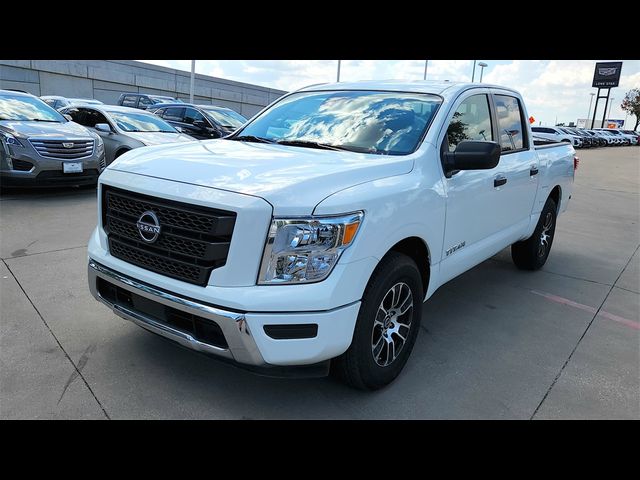 2023 Nissan Titan SV