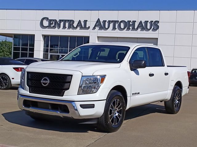 2023 Nissan Titan SV