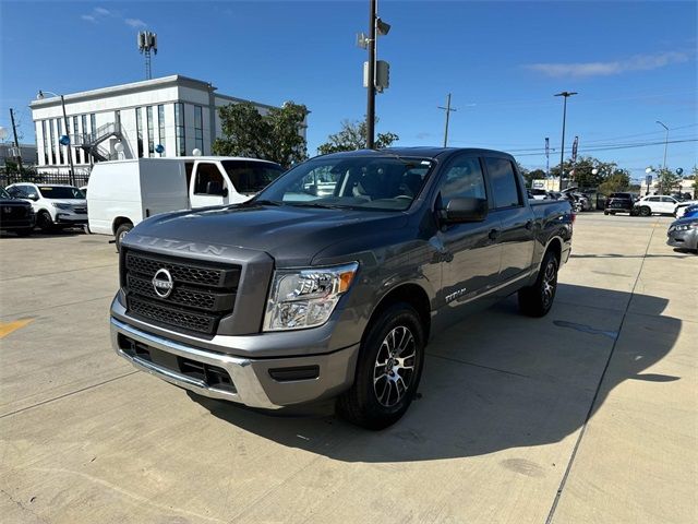 2023 Nissan Titan SV