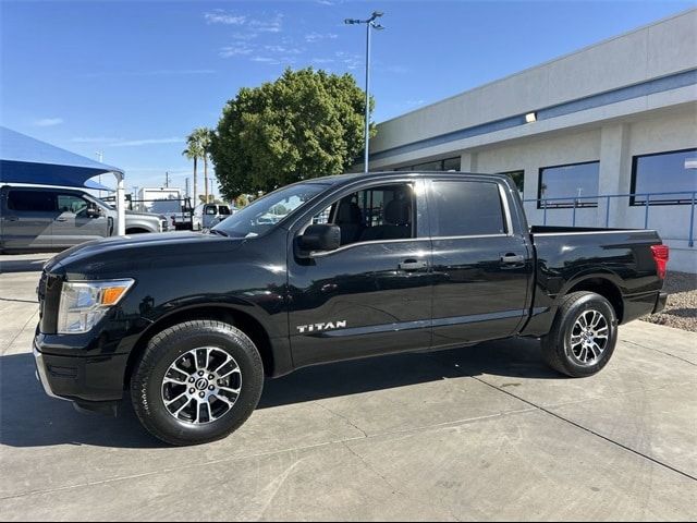 2023 Nissan Titan SV