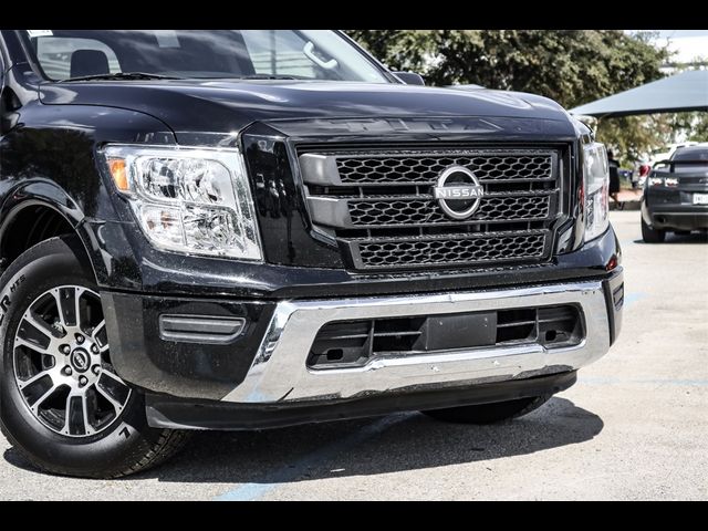 2023 Nissan Titan SV