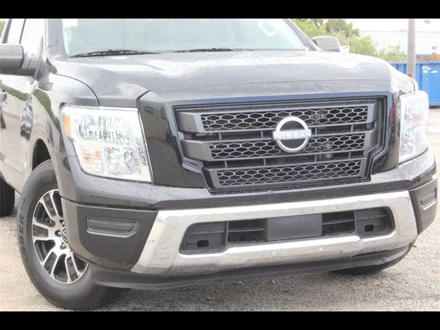 2023 Nissan Titan SV