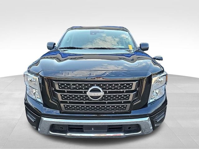 2023 Nissan Titan SV