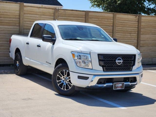 2023 Nissan Titan SV