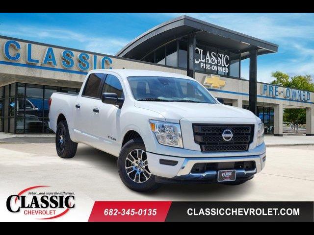 2023 Nissan Titan SV