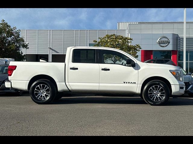 2023 Nissan Titan SV