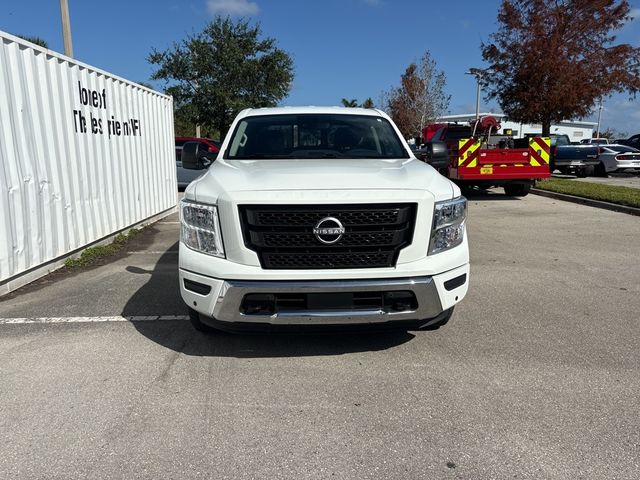 2023 Nissan Titan SV