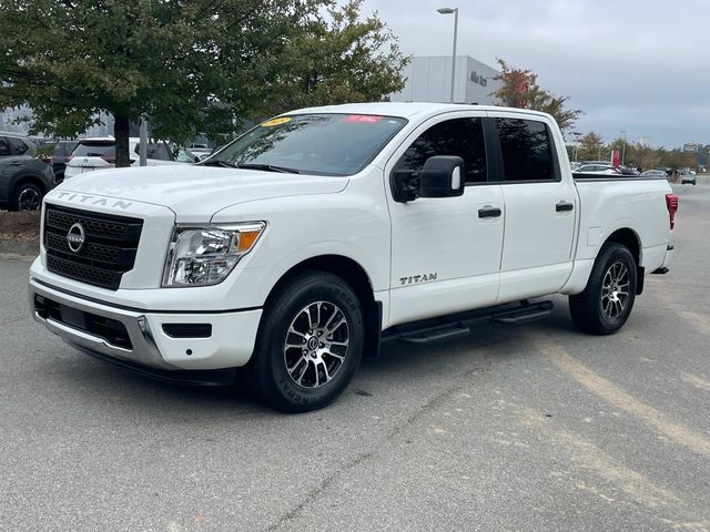 2023 Nissan Titan SV