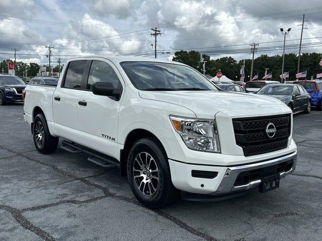 2023 Nissan Titan SV