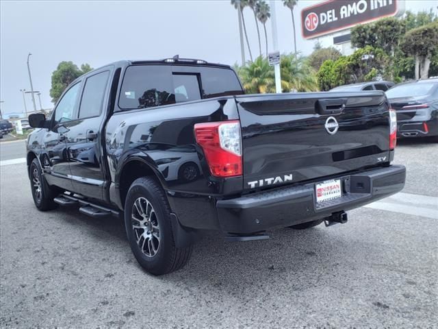 2023 Nissan Titan SV