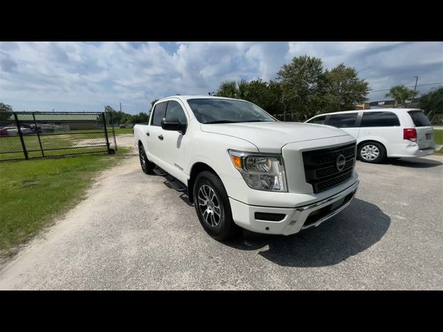 2023 Nissan Titan SV