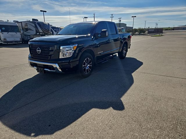 2023 Nissan Titan SV