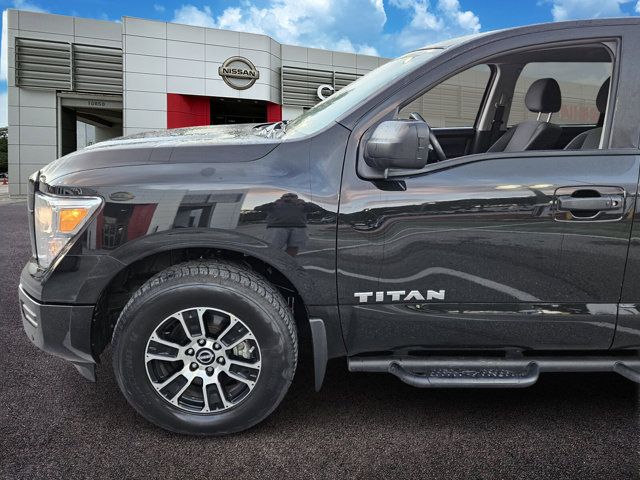 2023 Nissan Titan SV