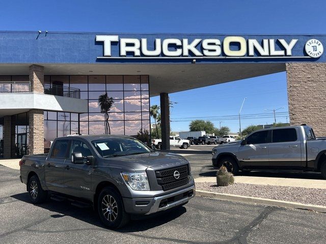 2023 Nissan Titan SV