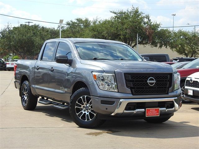 2023 Nissan Titan SV