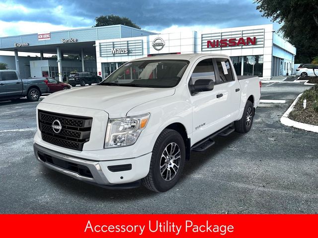 2023 Nissan Titan SV