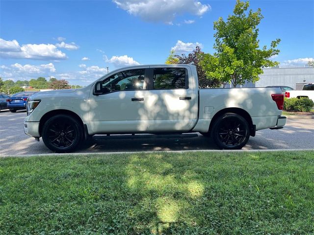 2023 Nissan Titan SV