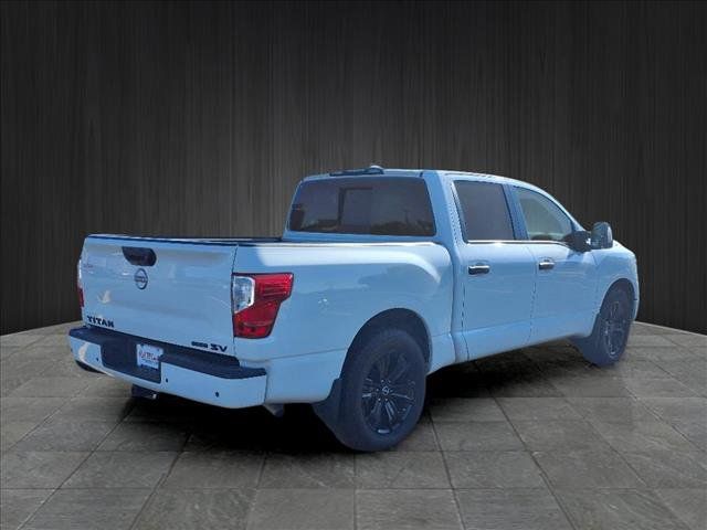 2023 Nissan Titan SV