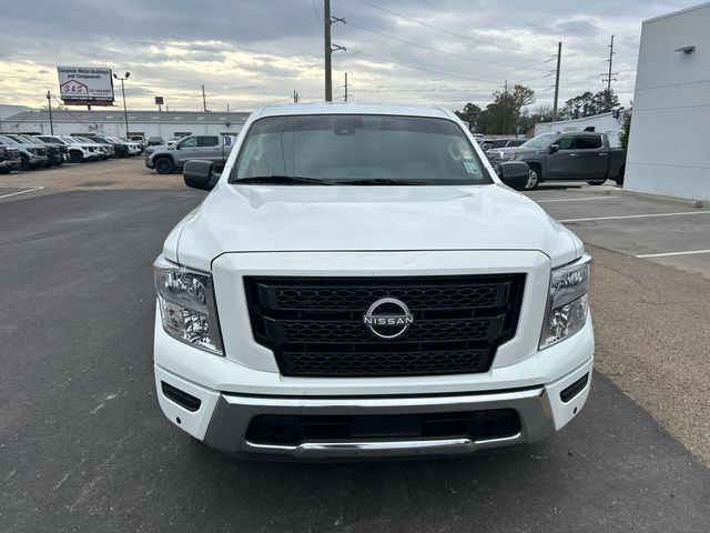 2023 Nissan Titan SV