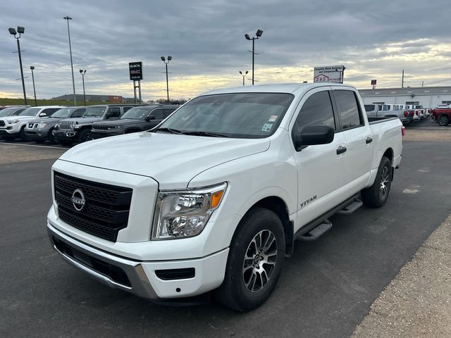 2023 Nissan Titan SV