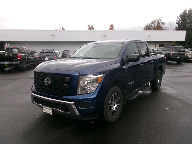 2023 Nissan Titan SV