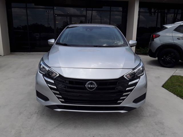 2023 Nissan Versa SV
