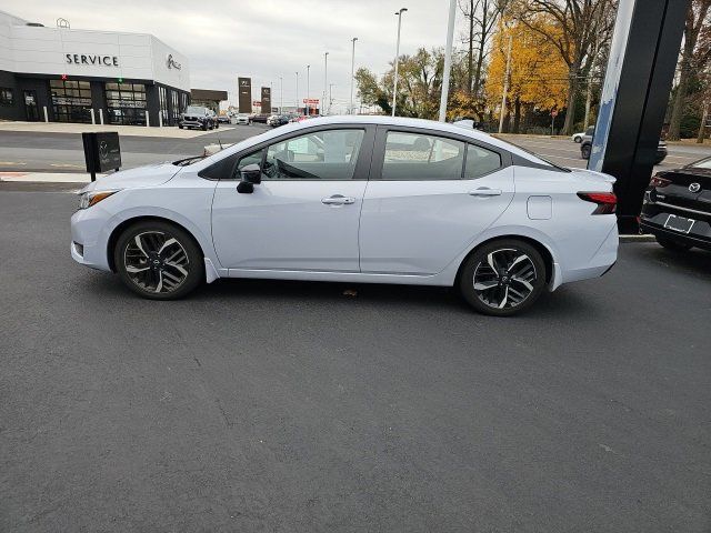 2023 Nissan Versa SR