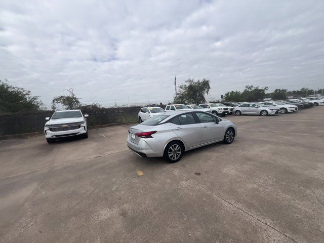 2023 Nissan Versa SV