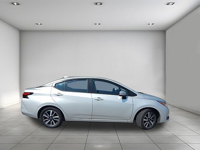 2023 Nissan Versa SV