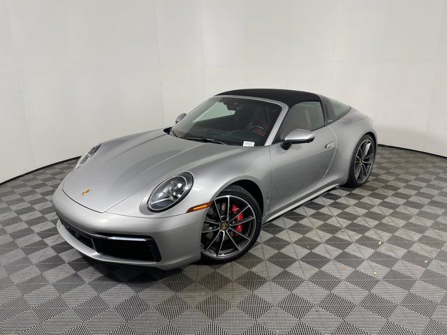 2023 Porsche 911 4 GTS