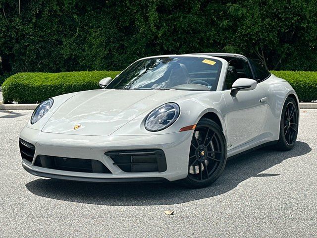 2023 Porsche 911 4 GTS