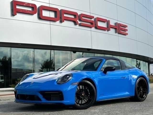 2023 Porsche 911 4 GTS