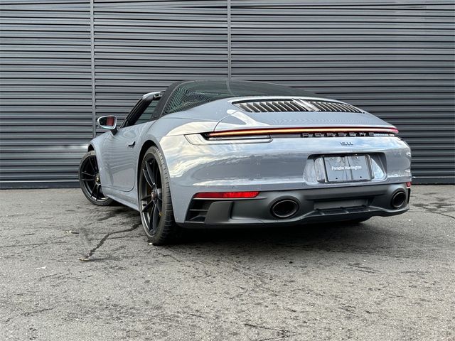 2023 Porsche 911 4 GTS