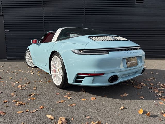 2023 Porsche 911 4 GTS