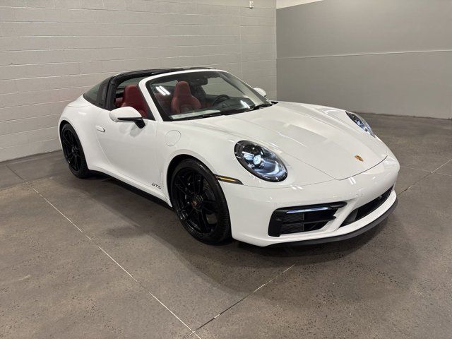 2023 Porsche 911 4 GTS