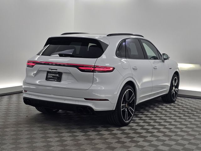 2023 Porsche Cayenne E-Hybrid Base