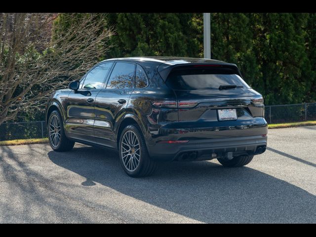 2023 Porsche Cayenne Platinum Edition