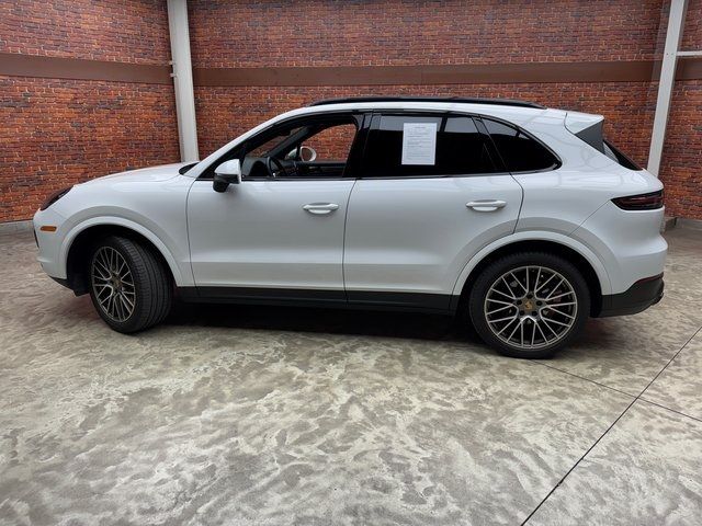 2023 Porsche Cayenne Platinum Edition