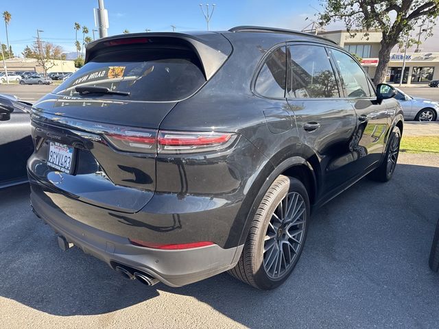 2023 Porsche Cayenne Platinum Edition