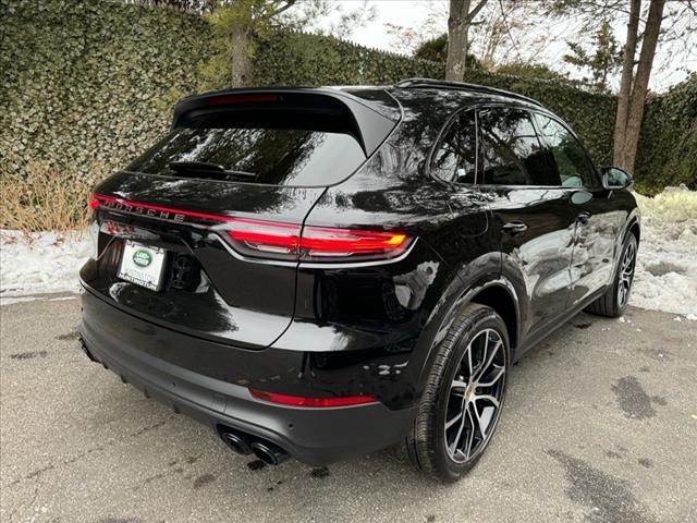 2023 Porsche Cayenne Platinum Edition