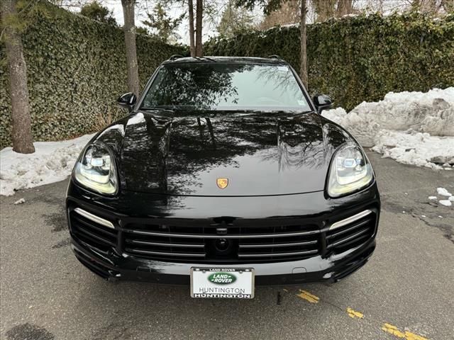 2023 Porsche Cayenne Platinum Edition