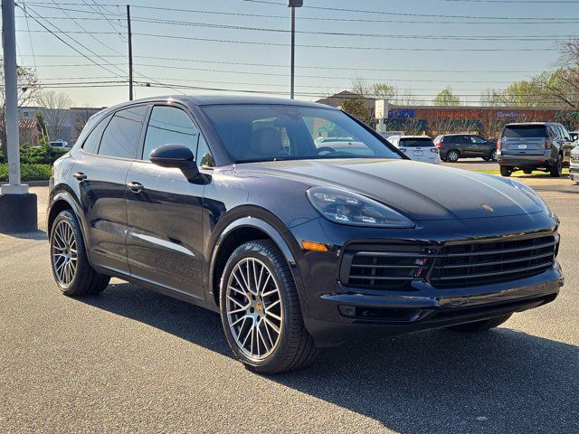 2023 Porsche Cayenne Base