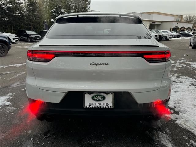 2023 Porsche Cayenne Platinum Edition