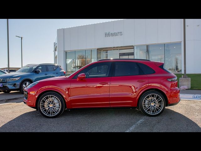 2023 Porsche Cayenne Turbo