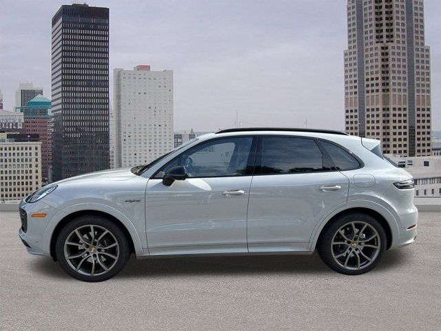 2023 Porsche Cayenne Platinum Edition E-Hybrid