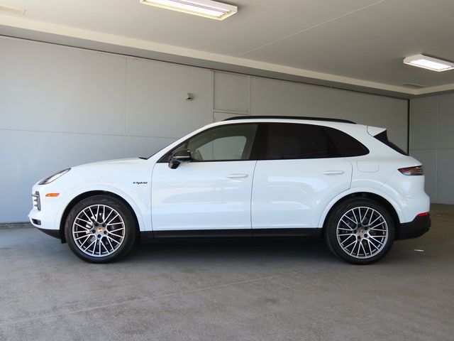 2023 Porsche Cayenne Platinum Edition E-Hybrid