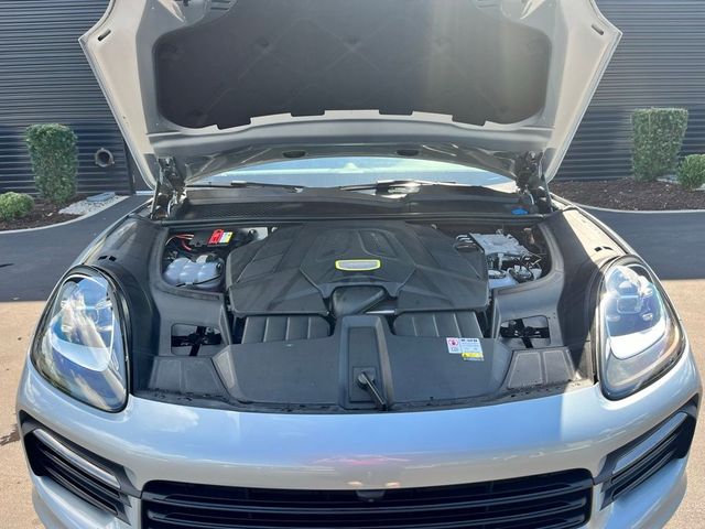 2023 Porsche Cayenne E-Hybrid Base