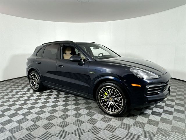 2023 Porsche Cayenne Platinum Edition E-Hybrid