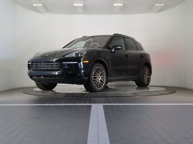 2023 Porsche Cayenne E-Hybrid Base